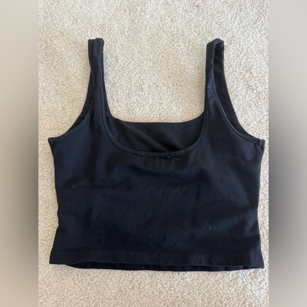 Adika Black Cropped Tank - Picture 3 of 5